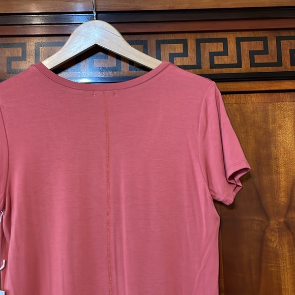 Another Love casual Women’s top Size Small short sleeve tee has front pocket NWT - Picture 14 of 15